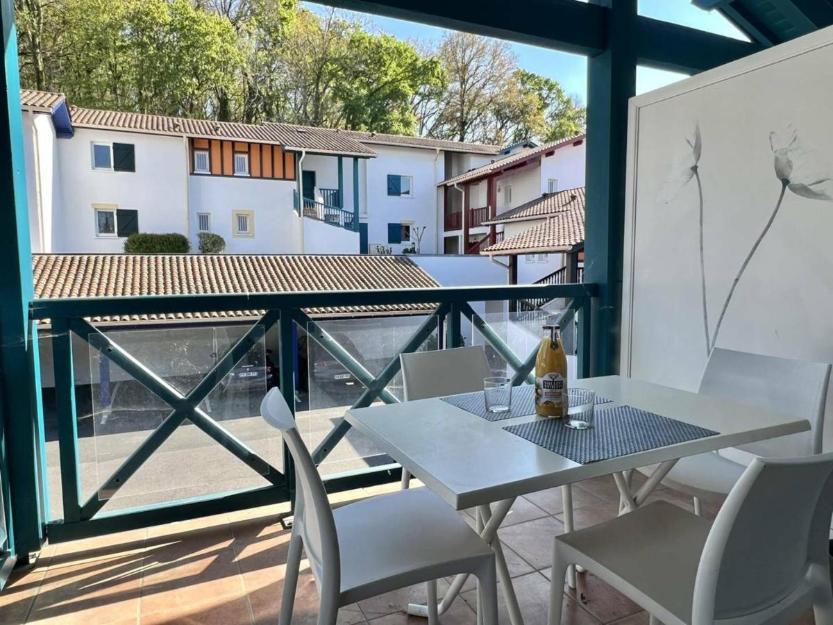 Appartement T2 A Cambo-Les-Bains Avec Piscine, Terrasse Et Parking Prive, Proche Des Thermes - Fr-1-495-82 Bagian luar foto